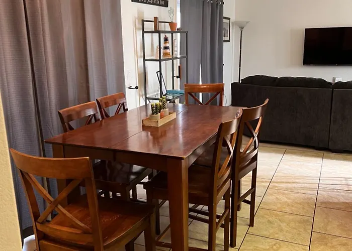 Stunning 4 Bedroom Pool Lake Havasu City