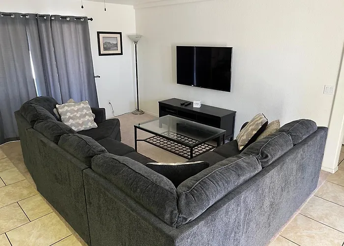 Stunning 4 Bedroom Pool * Lake Havasu City